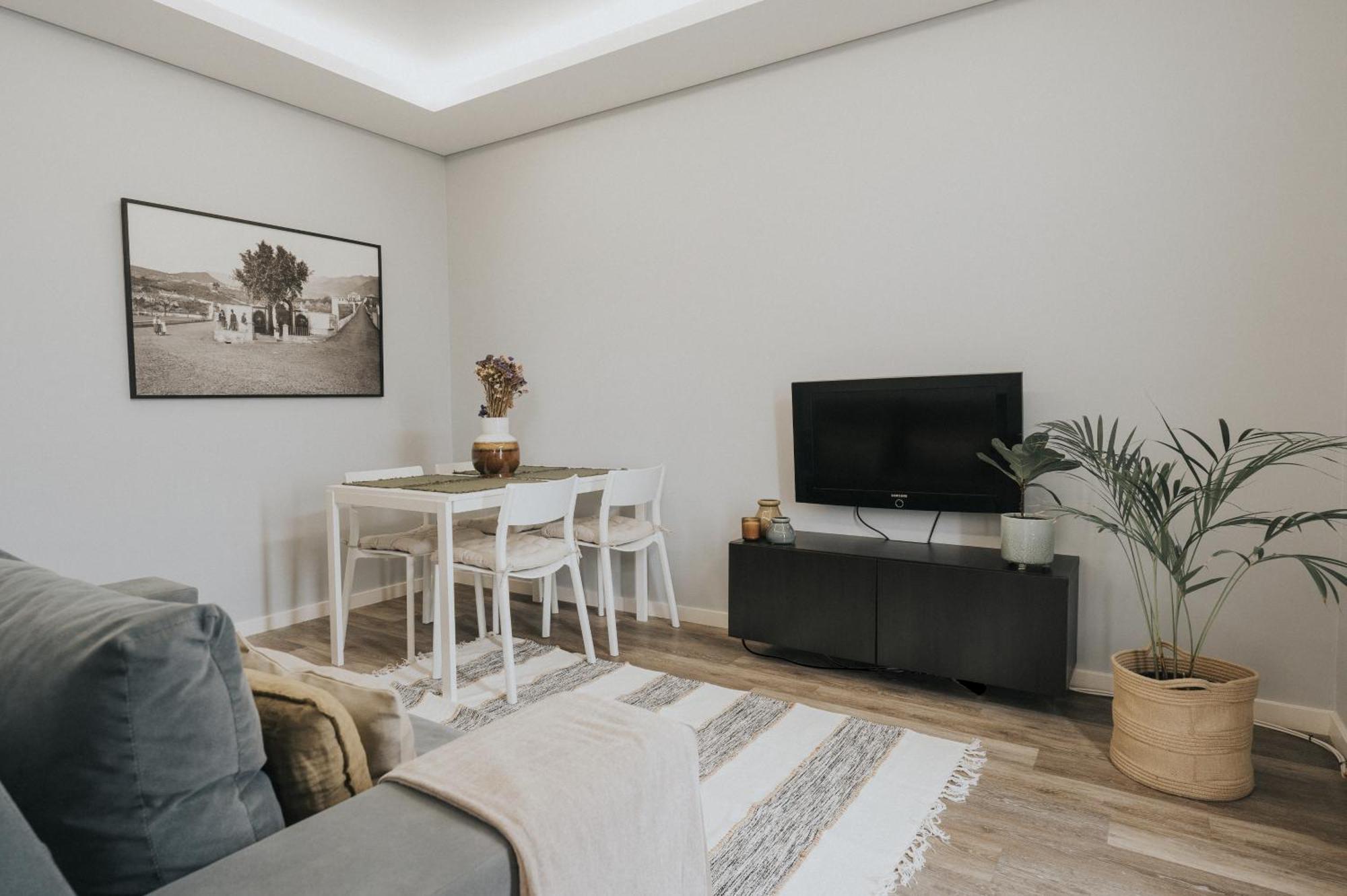 Pico Apartment'S Camara de Lobos Exterior photo